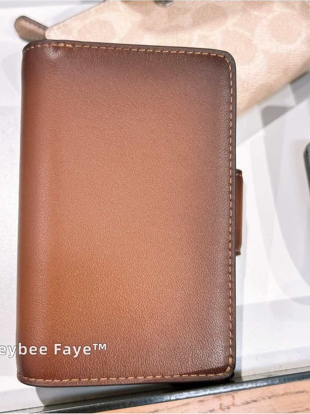 Coach medium corner zip Leather Wallet with Gold Logo cec27